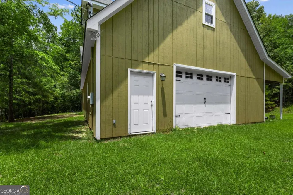 5098 Crescent RD Dry Branch, GA 31020