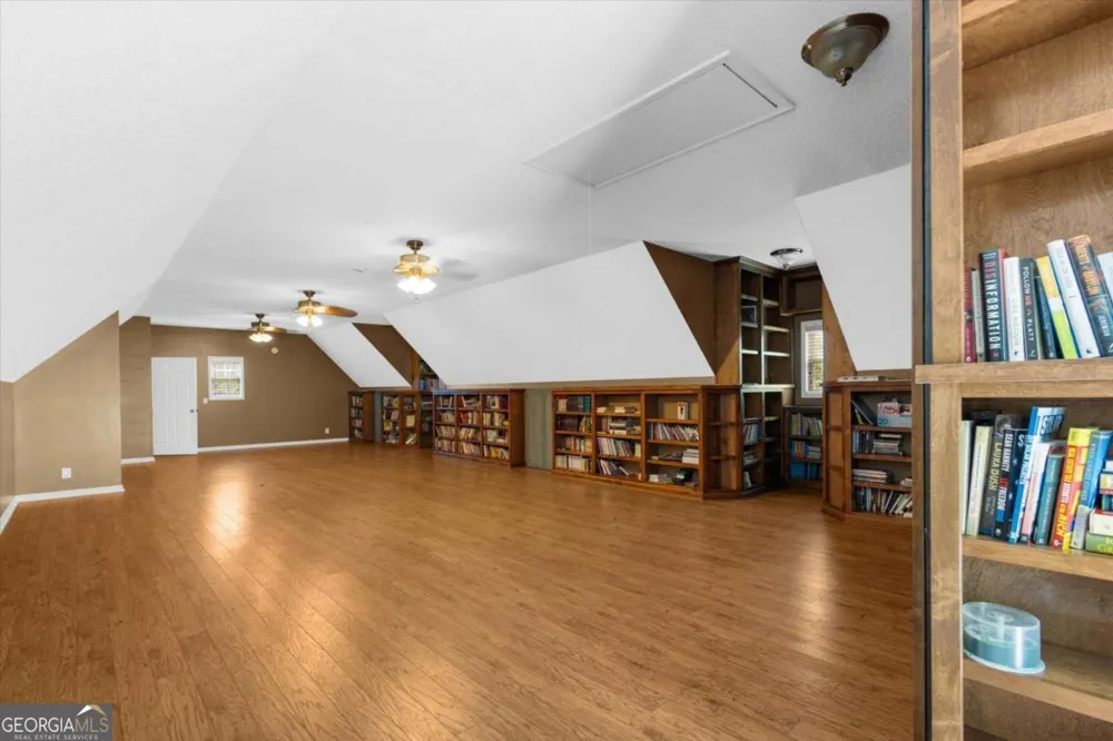 5098 Crescent RD Dry Branch, GA 31020
