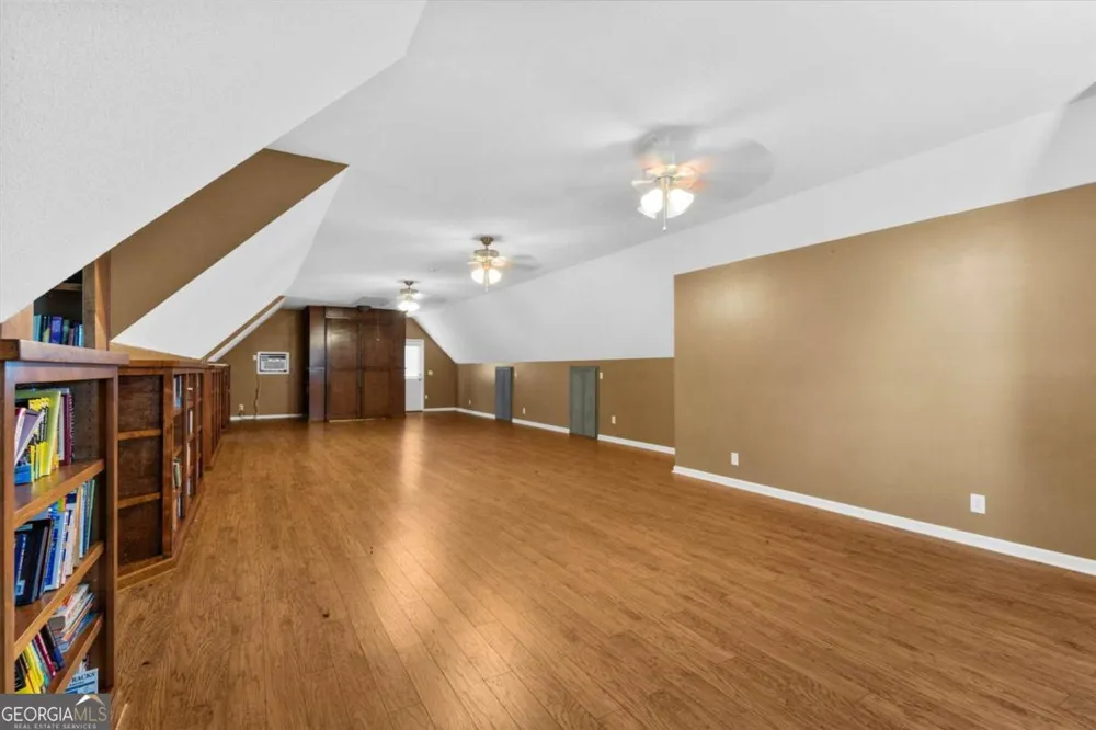 5098 Crescent RD Dry Branch, GA 31020