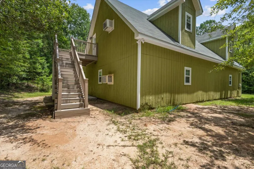 5098 Crescent RD Dry Branch, GA 31020