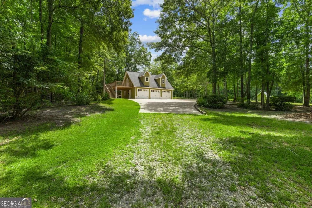 5098 Crescent RD Dry Branch, GA 31020