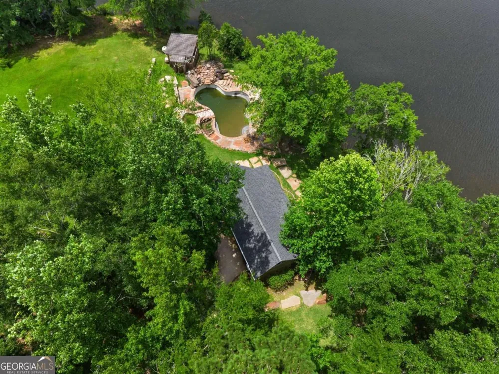 5098 Crescent RD Dry Branch, GA 31020
