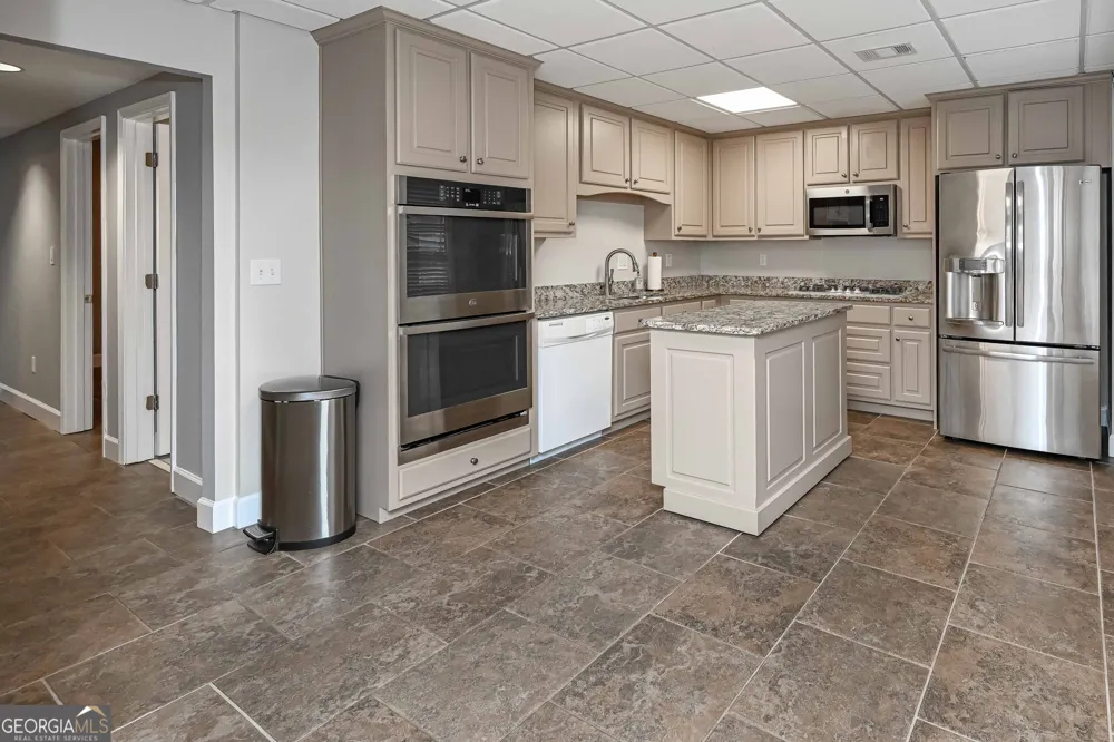 8227 Farmington LN Winston, GA 30187