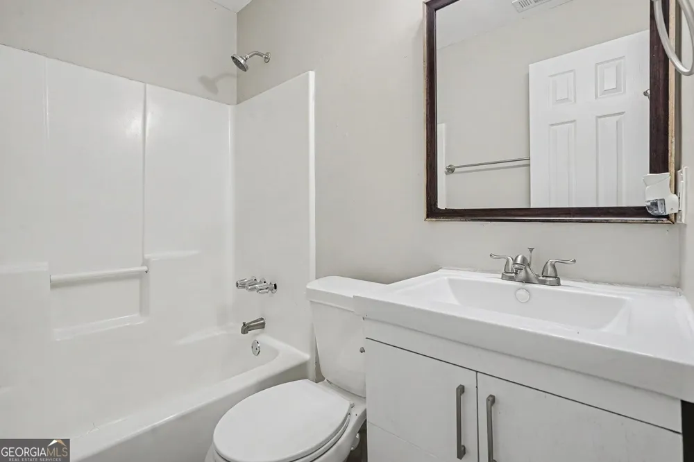 240 Spring CIR Senoia, GA 30276