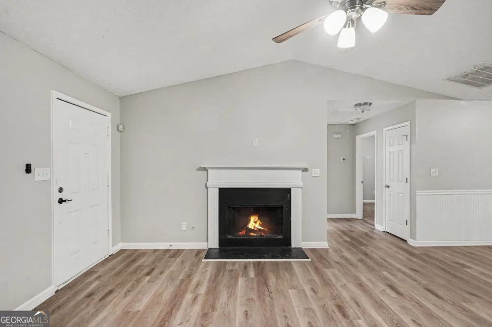 240 Spring CIR Senoia, GA 30276