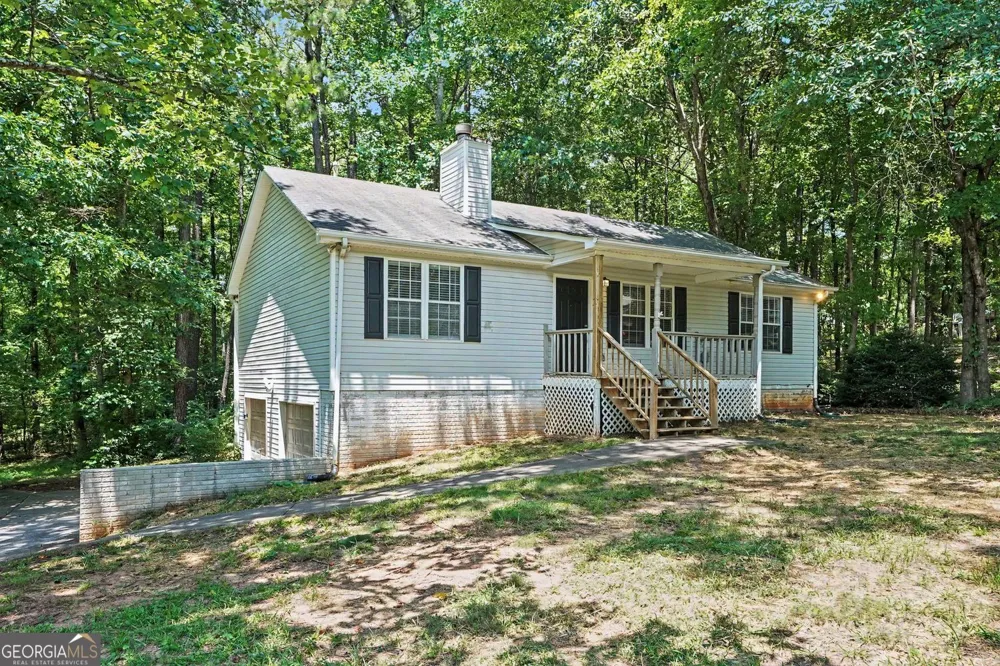 240 Spring CIR Senoia, GA 30276