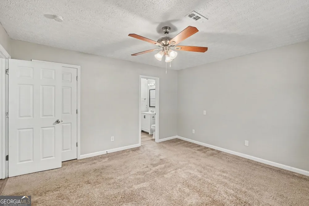 240 Spring CIR Senoia, GA 30276
