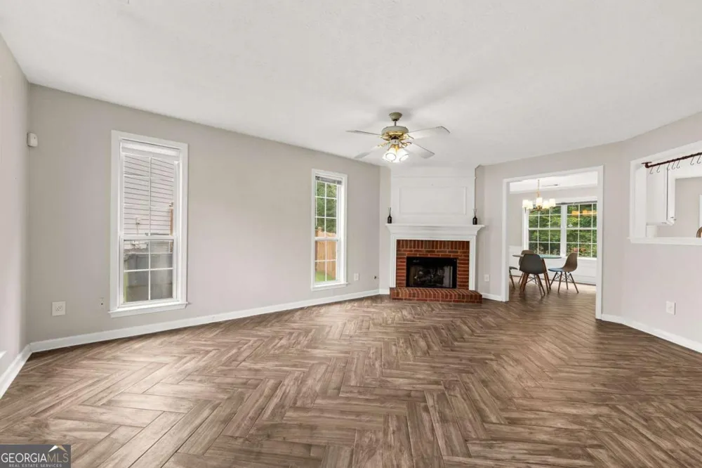 370 Manor Glen DR Suwanee, GA 30024