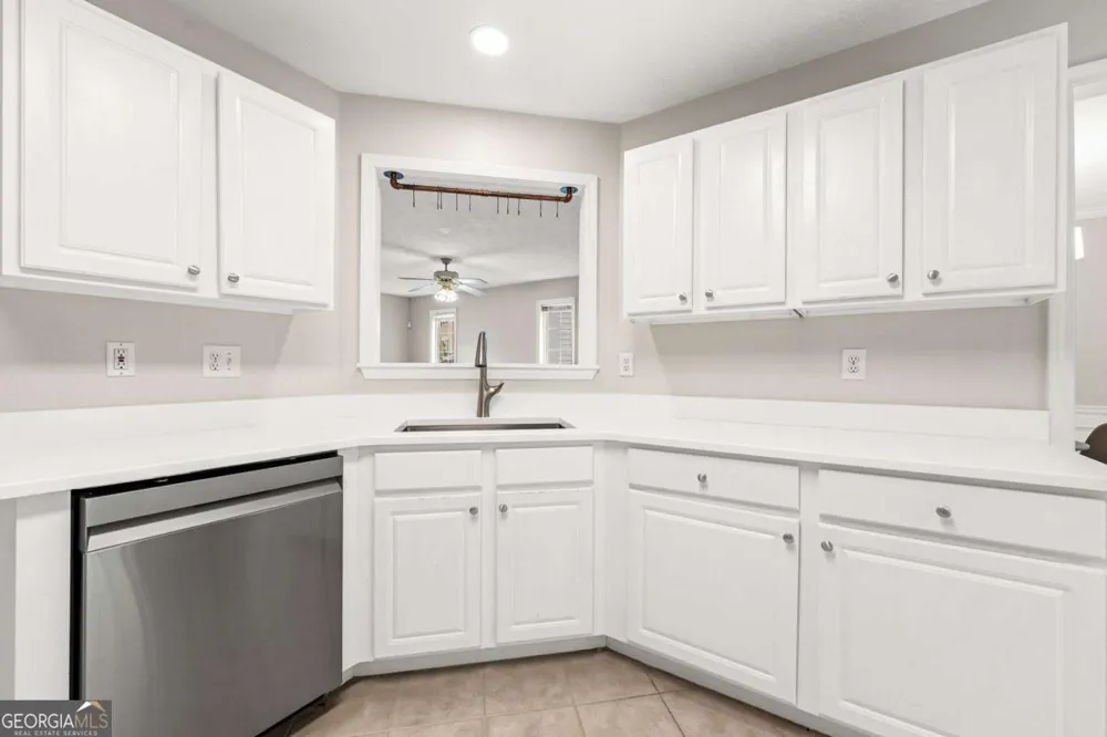 370 Manor Glen DR Suwanee, GA 30024