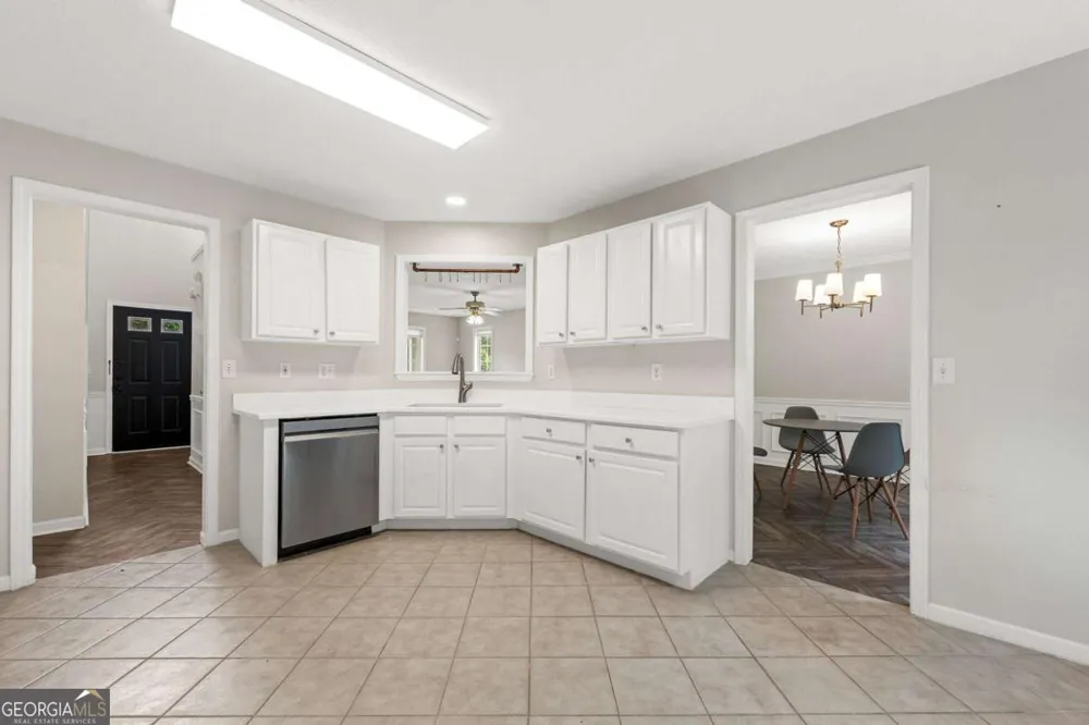 370 Manor Glen DR Suwanee, GA 30024