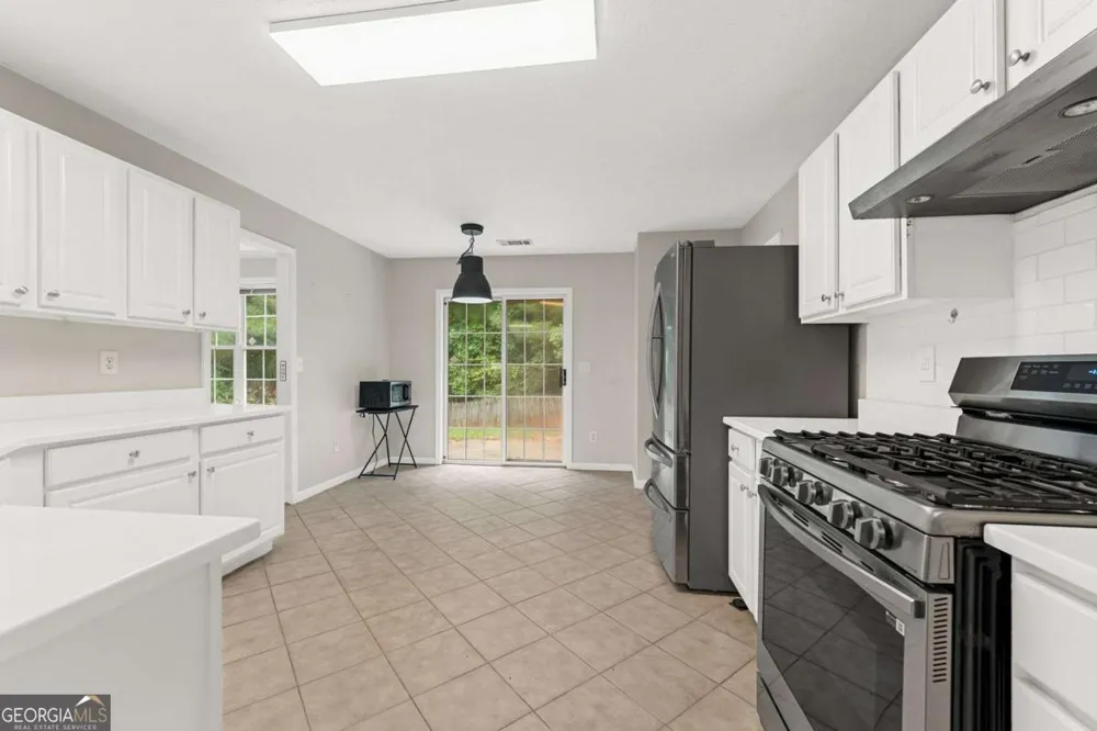 370 Manor Glen DR Suwanee, GA 30024