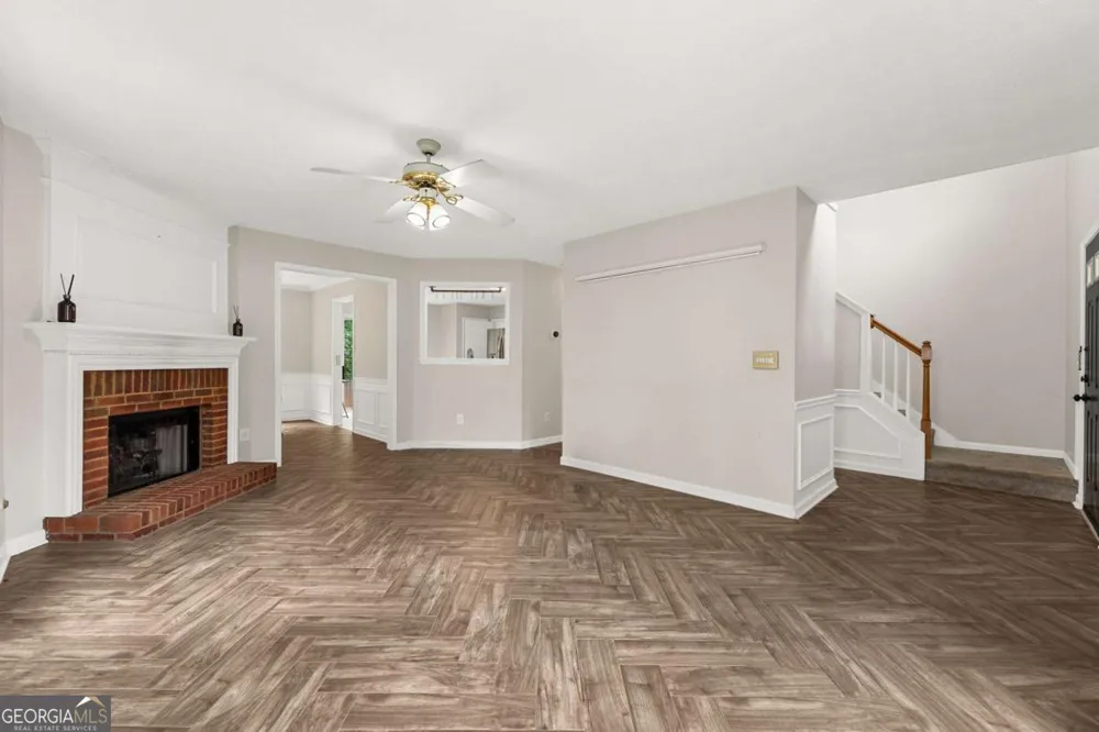 370 Manor Glen DR Suwanee, GA 30024