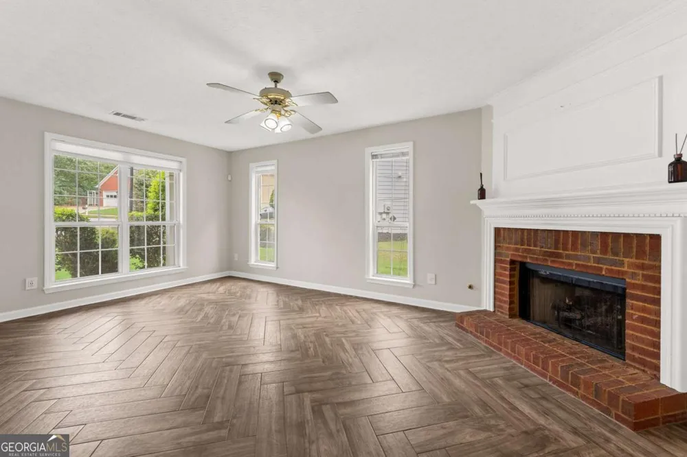 370 Manor Glen DR Suwanee, GA 30024