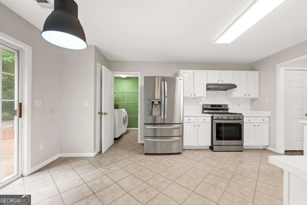 370 Manor Glen DR Suwanee, GA 30024
