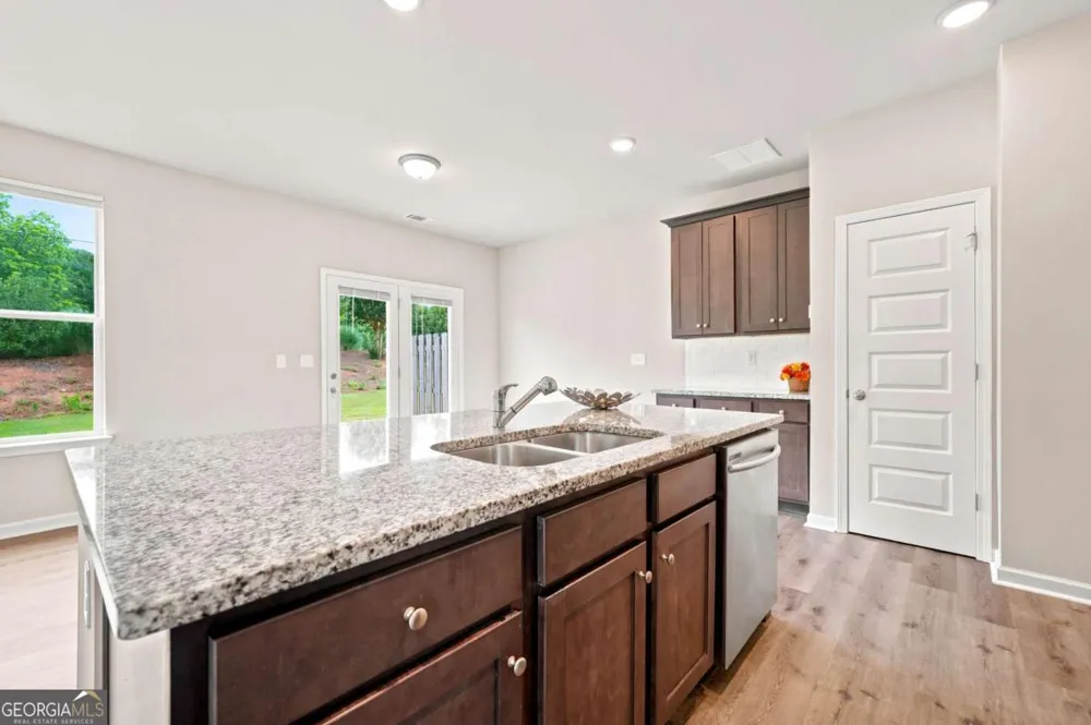 3645 Prospect Point DR Oakwood, GA 30566