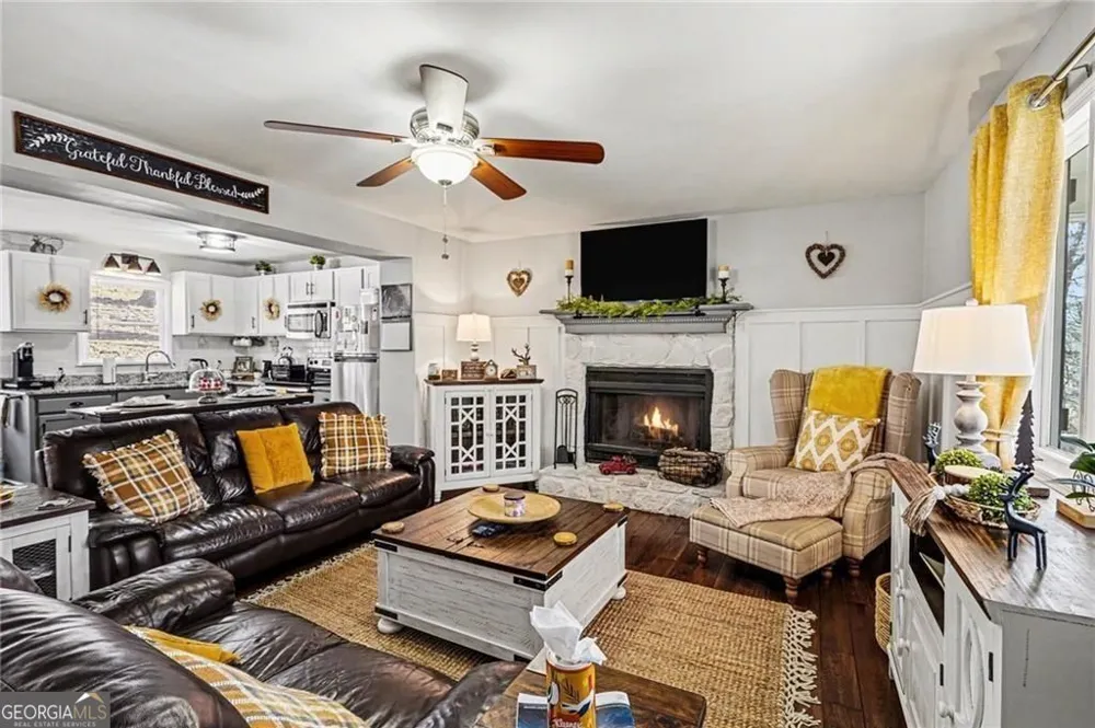 211 Hillside DR Waleska, GA 30183