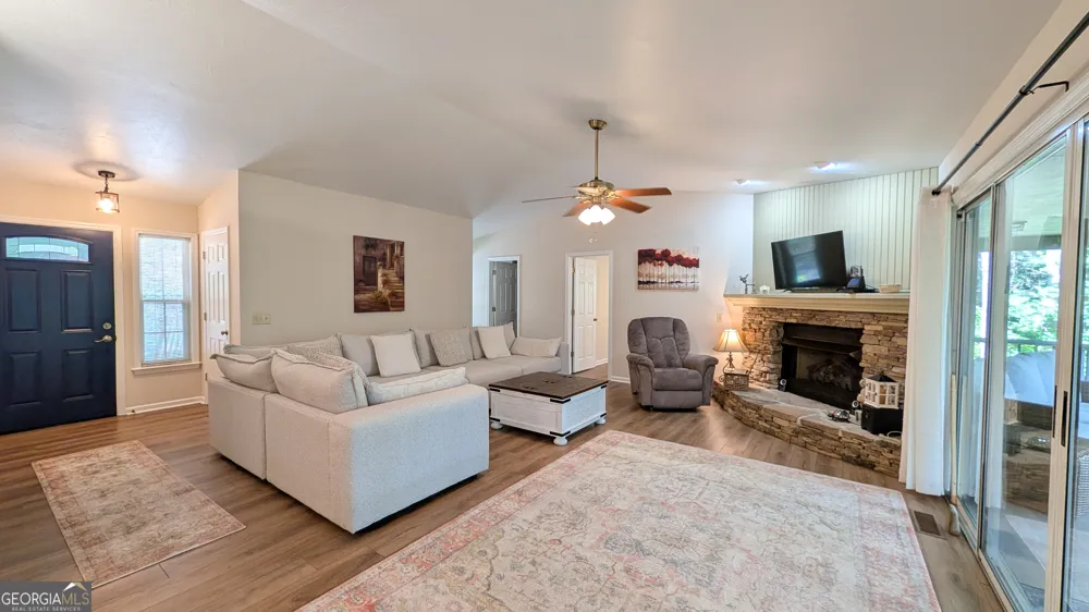 5302 Summer Wood LN Young Harris, GA 30582