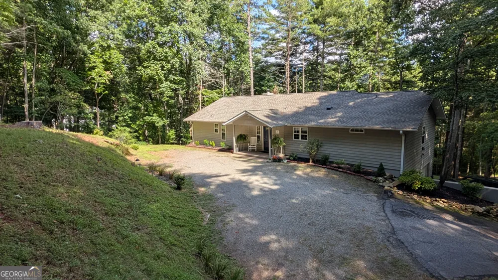 5302 Summer Wood LN Young Harris, GA 30582