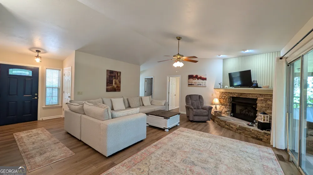 5302 Summer Wood LN Young Harris, GA 30582