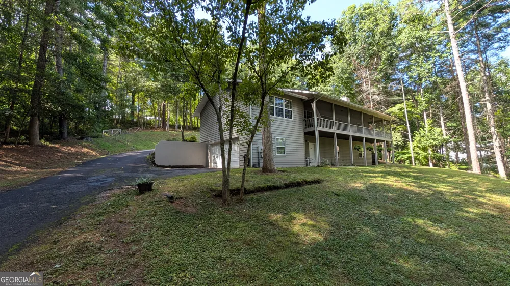 5302 Summer Wood LN Young Harris, GA 30582