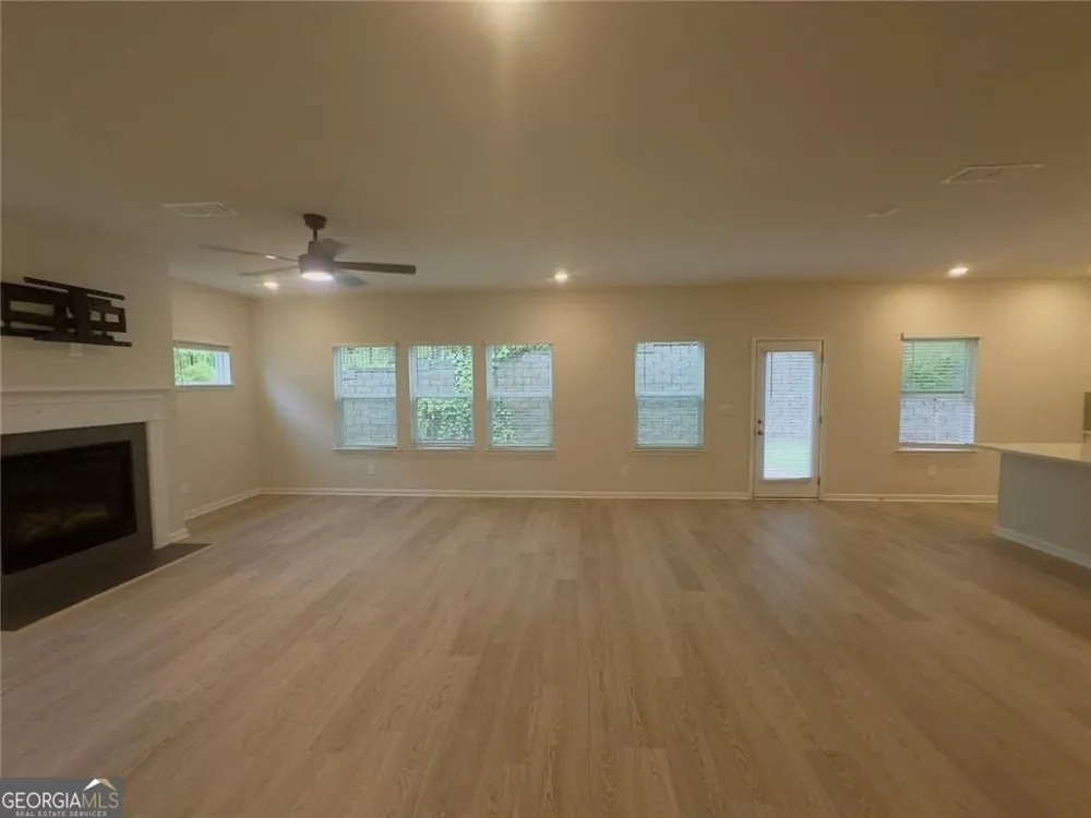 327 Valley Oak DR Dawsonville, GA 30534