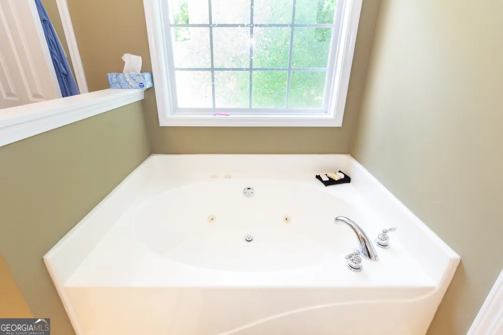 27 Portico PL Newnan, GA 30265