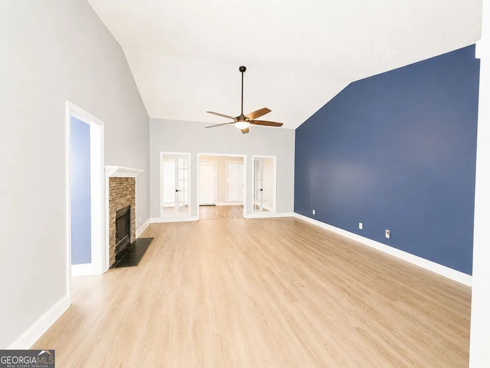 7061 N Shore DR Lithonia, GA 30058