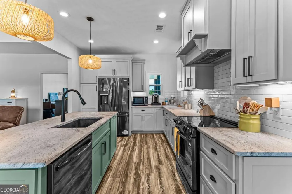 2997 Jason Franklin RD Register, GA 30452