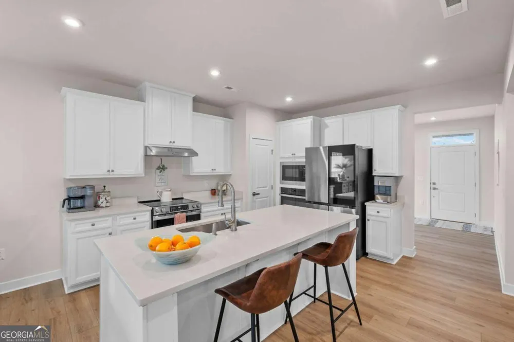 157 Asbury CIR Calhoun, GA 30701