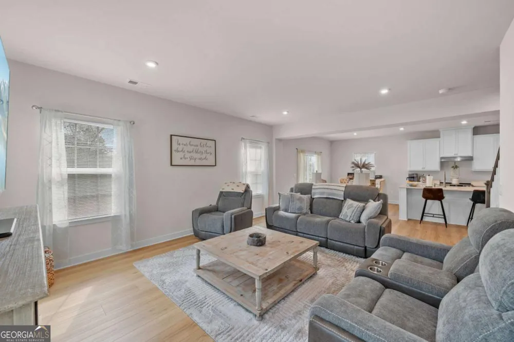 157 Asbury CIR Calhoun, GA 30701