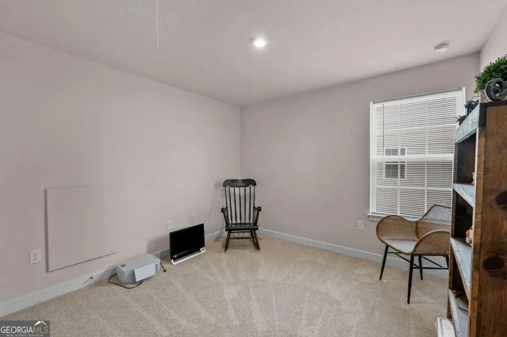157 Asbury CIR Calhoun, GA 30701
