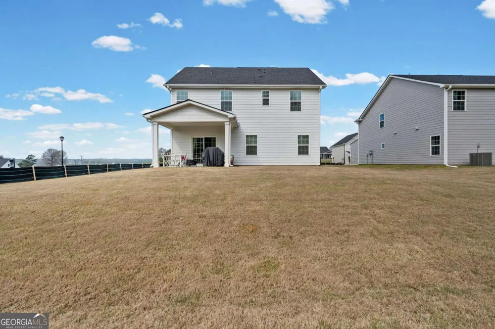 157 Asbury CIR Calhoun, GA 30701