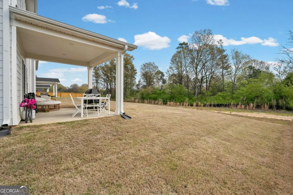 157 Asbury CIR Calhoun, GA 30701