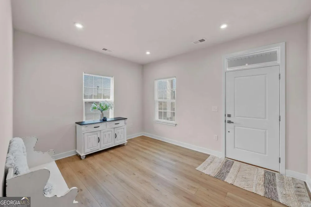 157 Asbury CIR Calhoun, GA 30701