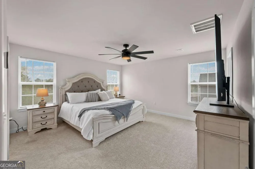 157 Asbury CIR Calhoun, GA 30701