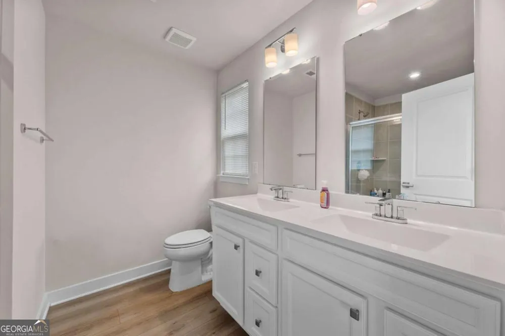 157 Asbury CIR Calhoun, GA 30701