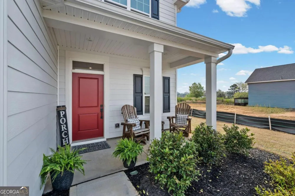 157 Asbury CIR Calhoun, GA 30701