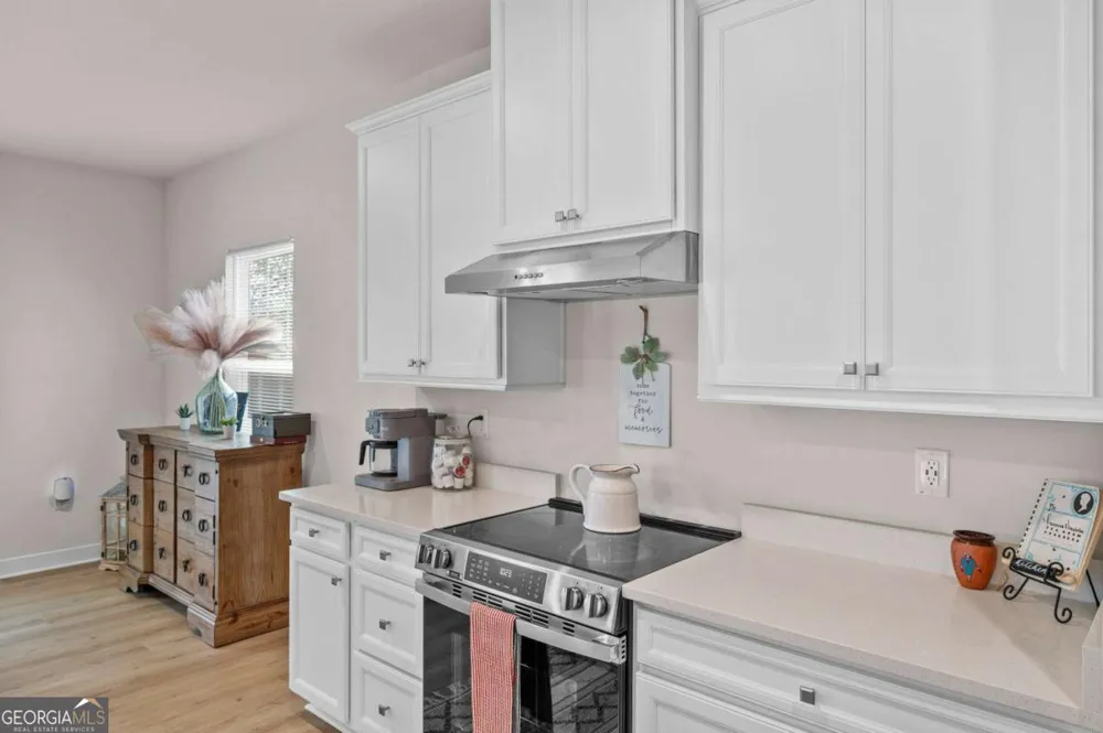 157 Asbury CIR Calhoun, GA 30701