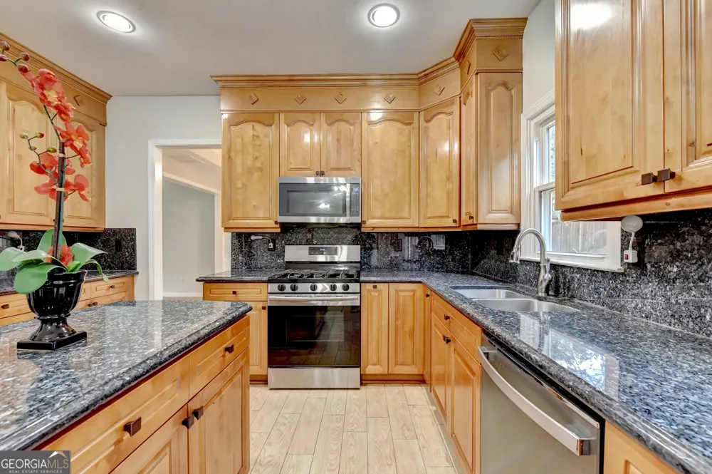 2835 Crestmont CT Cumming, GA 30041