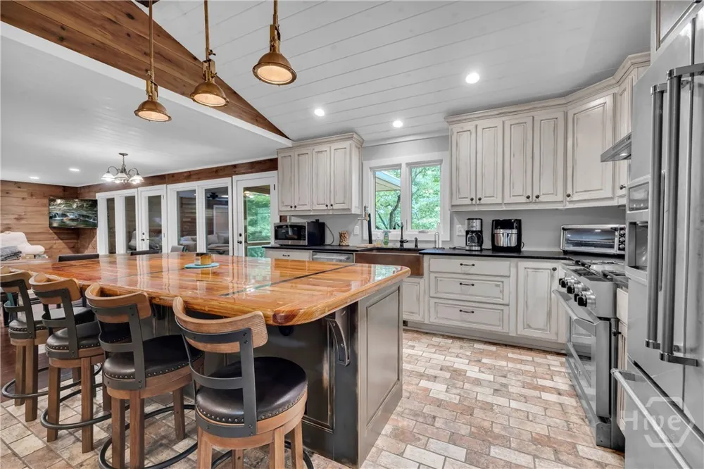 102 Pine Tree Trace Lavonia, GA 30553