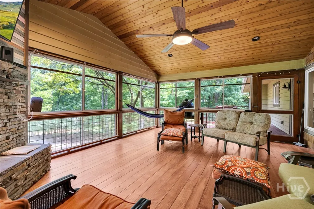 102 Pine Tree Trace Lavonia, GA 30553