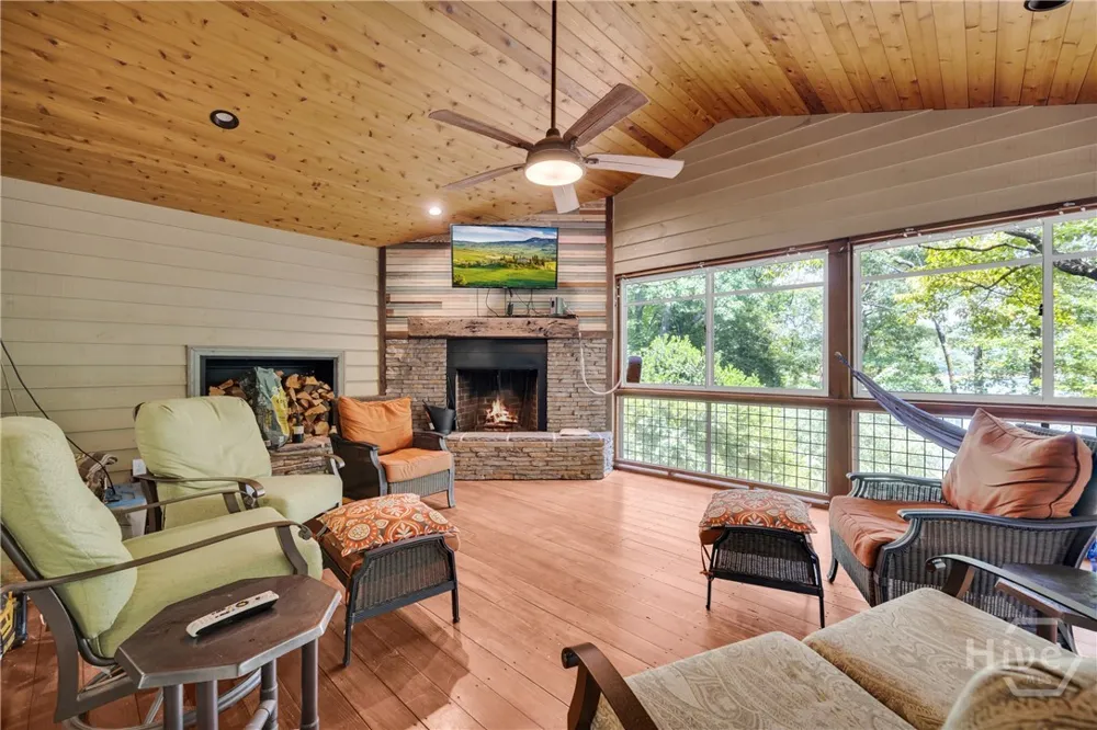 102 Pine Tree Trace Lavonia, GA 30553