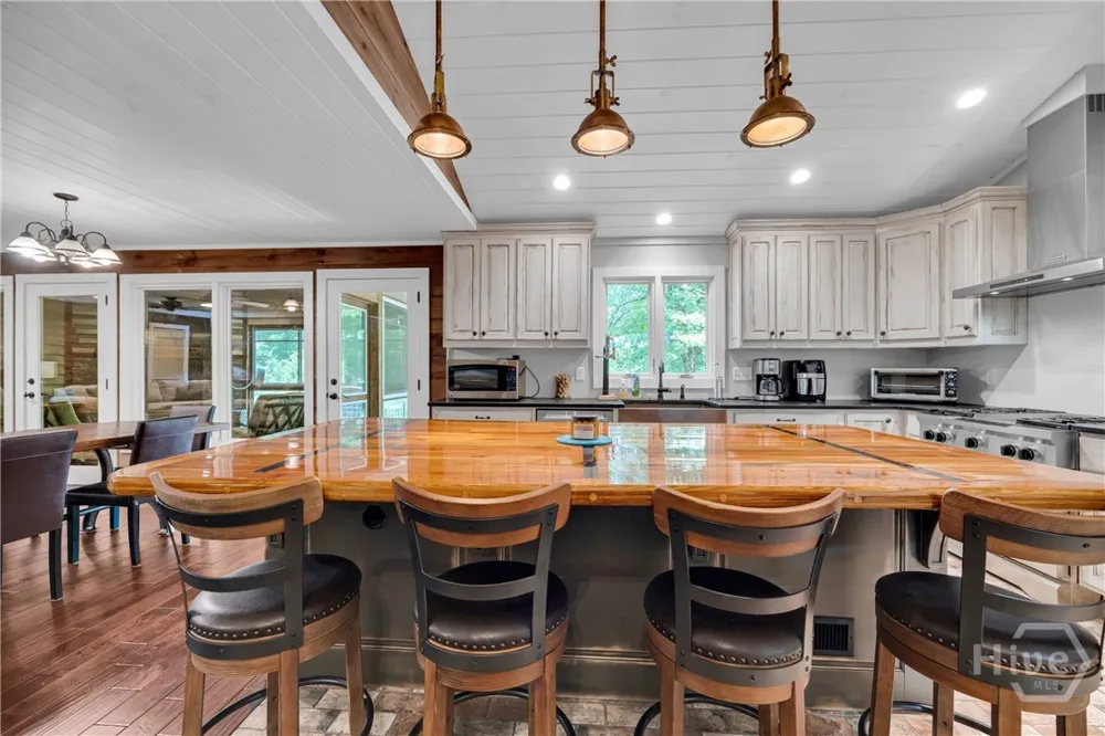 102 Pine Tree Trace Lavonia, GA 30553