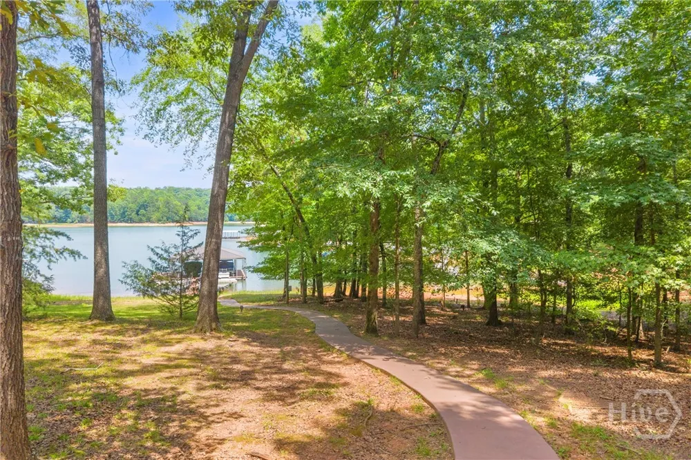 102 Pine Tree Trace Lavonia, GA 30553