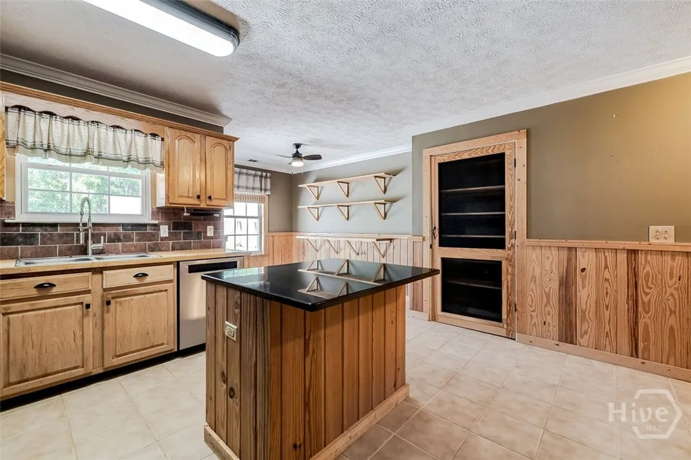 102 Julia Court Springfield, GA 31329