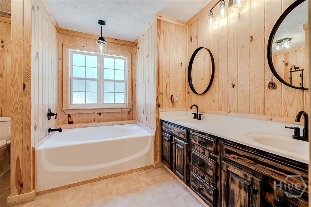 102 Julia Court Springfield, GA 31329