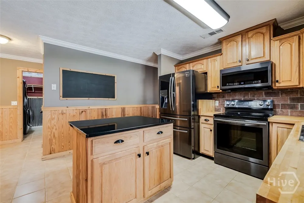 102 Julia Court Springfield, GA 31329
