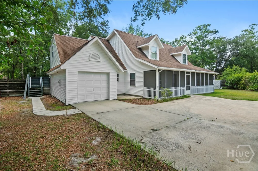 157 Ole Oak Road Allenhurst, GA 31301