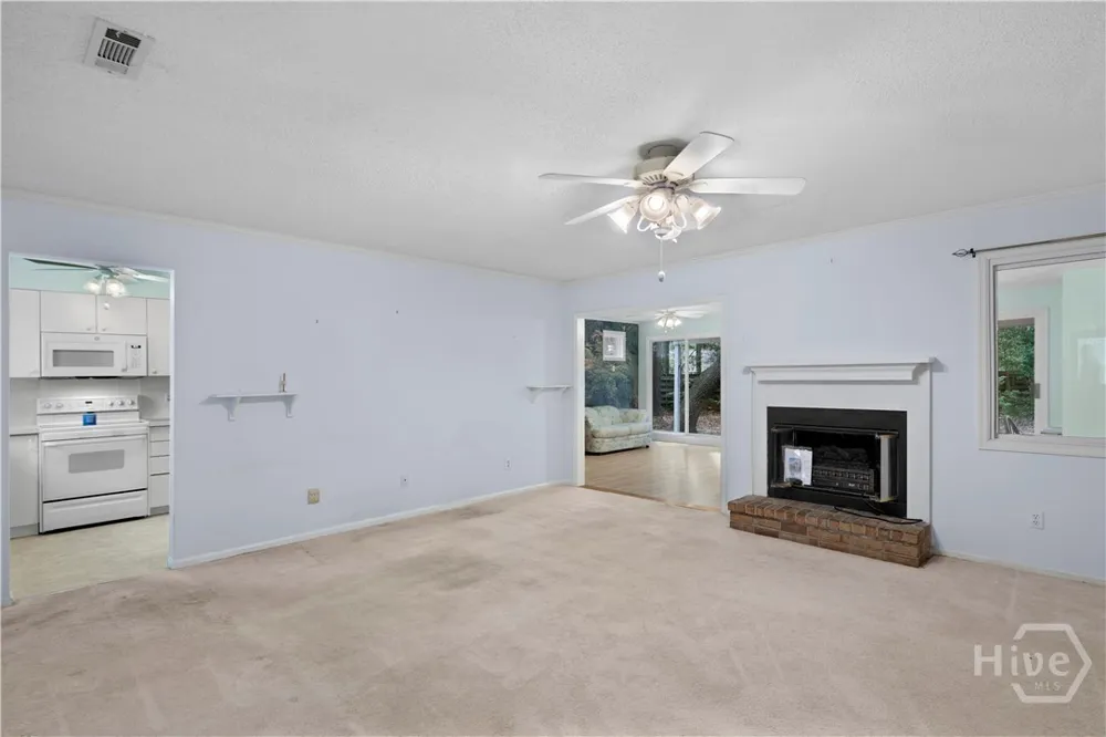 157 Ole Oak Road Allenhurst, GA 31301