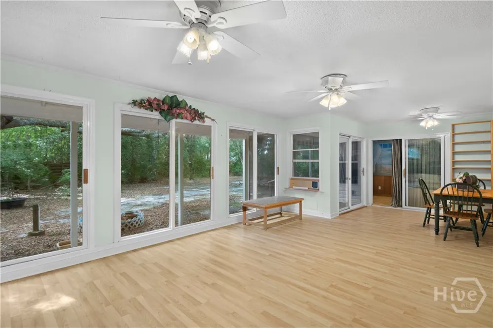 157 Ole Oak Road Allenhurst, GA 31301